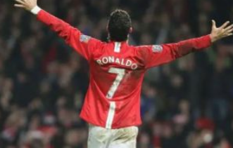 《c罗曼联的红色记忆》电影解说文案