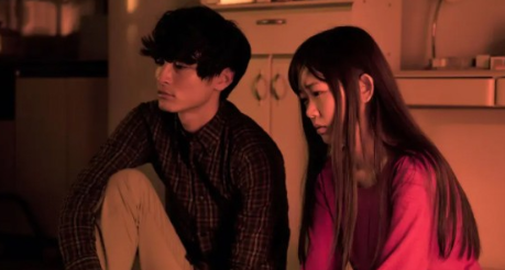 《我在你床下》电影解说文案