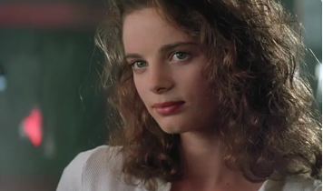 电影《异型基地》解说文案