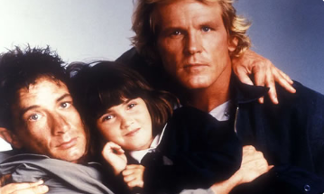 电影《两大一小三俘虏》解说文案