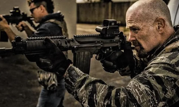 电影《绝望海峡》解说文案