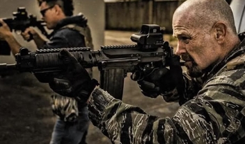 电影《绝望海峡》解说文案