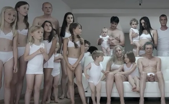 电影《超新约全书》解说文案