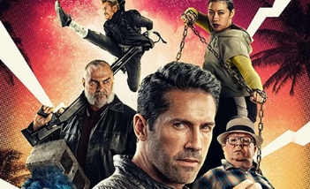 电影《意外杀手2：杀手假期》解说文案