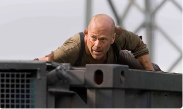 电影《虎胆龙威4》解说文案