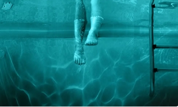 电影《暗泳》解说文案