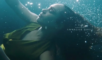 电影《深渊鲨难》解说文案