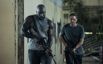 电影《飞机陷落》解说文案